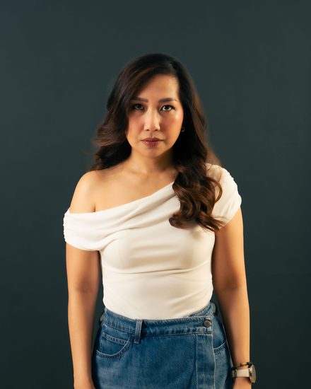 Lorena Potestades bilang Dolores