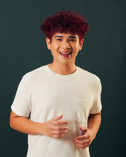 Jules Vincent Alva bilang Rene Agustin